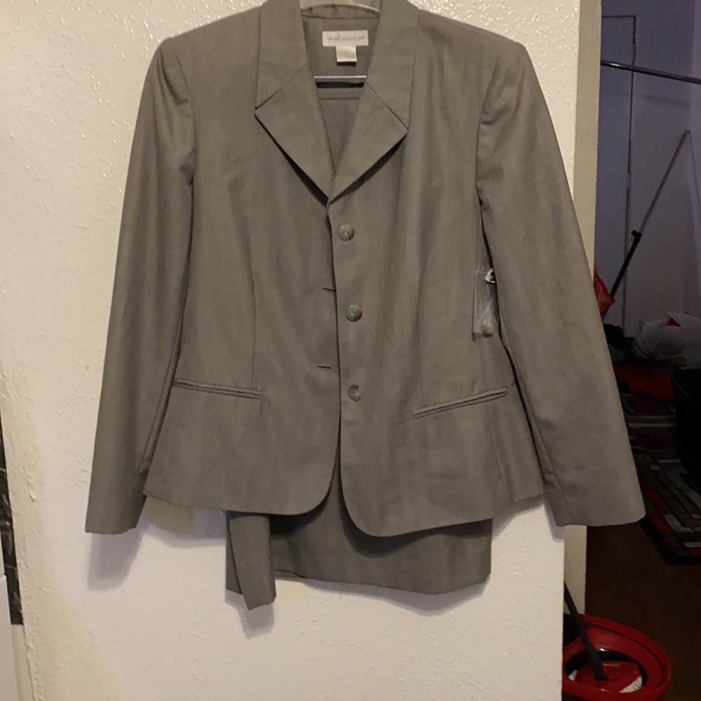Gray skirt suit.